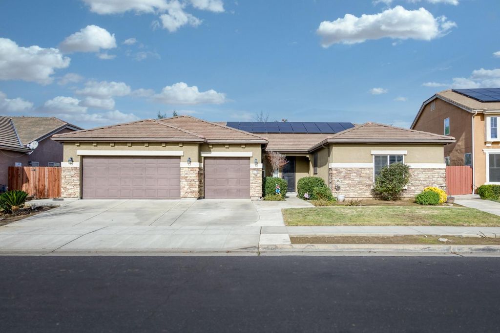 3129 3129 Ashcroft Avenue, Clovis, CA 93619