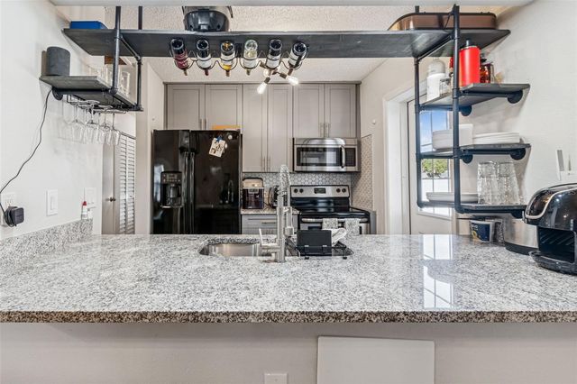 2101 W CHERRY STREET, Tampa, FL 33607