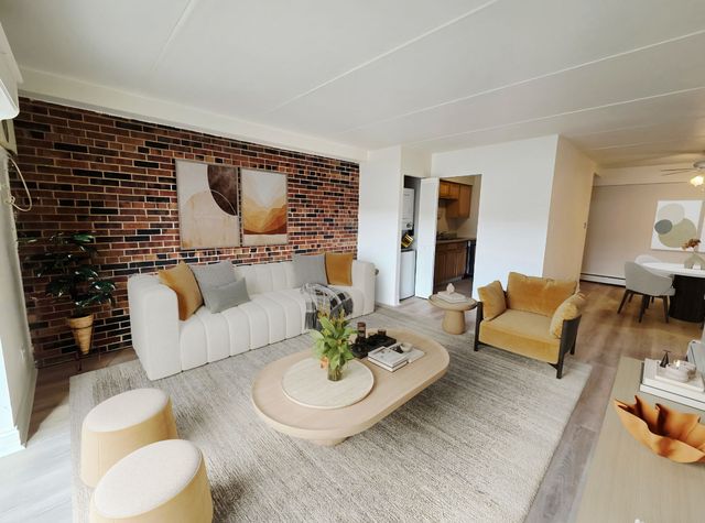 7117 W 93rd Street 104, Oak Lawn, IL 60453