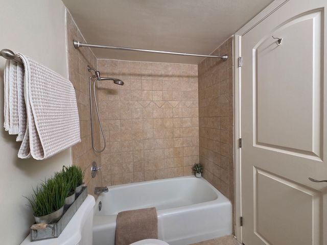 7117 W 93rd Street 104, Oak Lawn, IL 60453