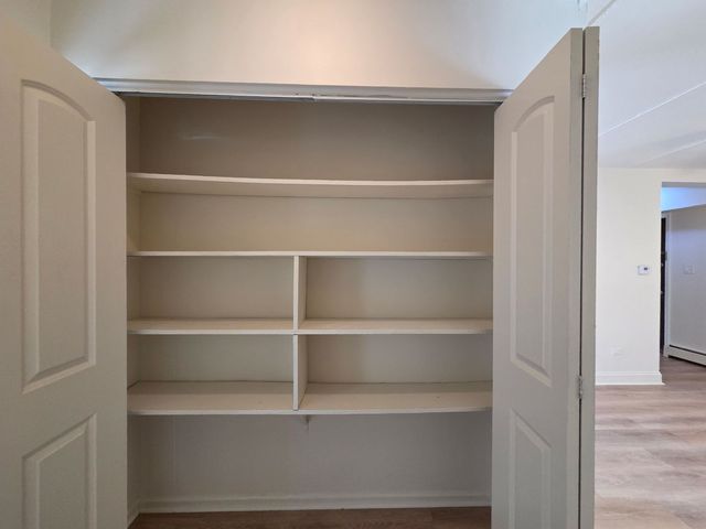 7117 W 93rd Street 104, Oak Lawn, IL 60453