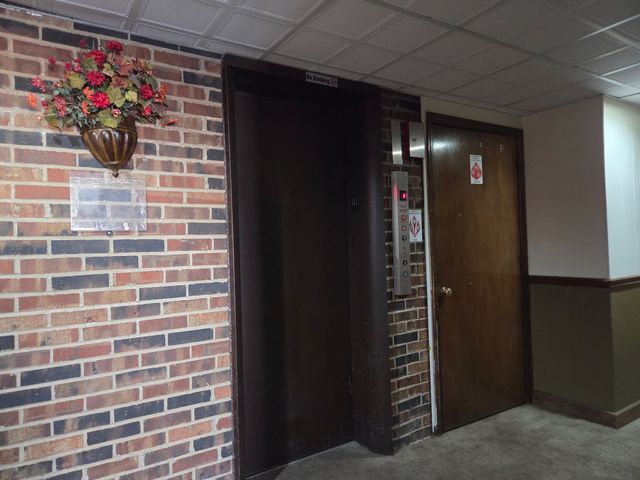 7117 W 93rd Street 104, Oak Lawn, IL 60453