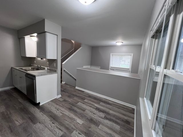 1637 Sheffield Drive, Elgin, IL 60123