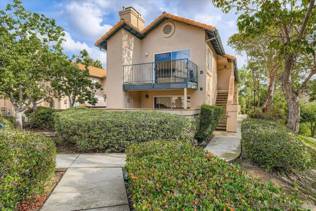 11313 Avenida De Los Lobos B, San Diego, CA 92127