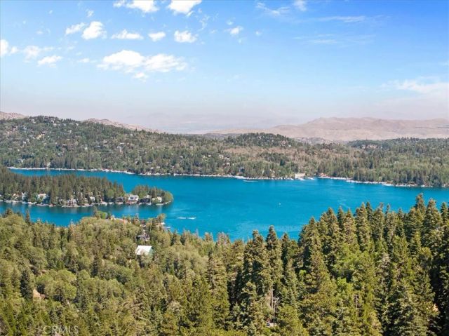 782 Virginia Court, Lake Arrowhead, CA 92352