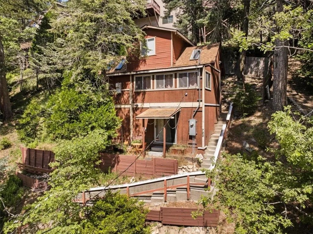 782 Virginia Court, Lake Arrowhead, CA 92352