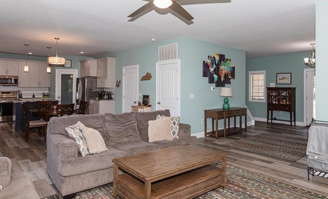 198 Lakeshore Circle, Georgetown, KY 40324