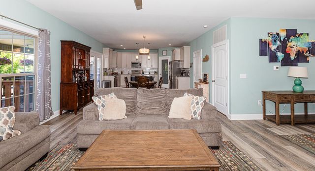 198 Lakeshore Circle, Georgetown, KY 40324