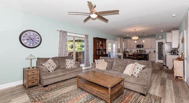 198 Lakeshore Circle, Georgetown, KY 40324