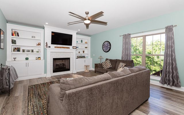 198 Lakeshore Circle, Georgetown, KY 40324
