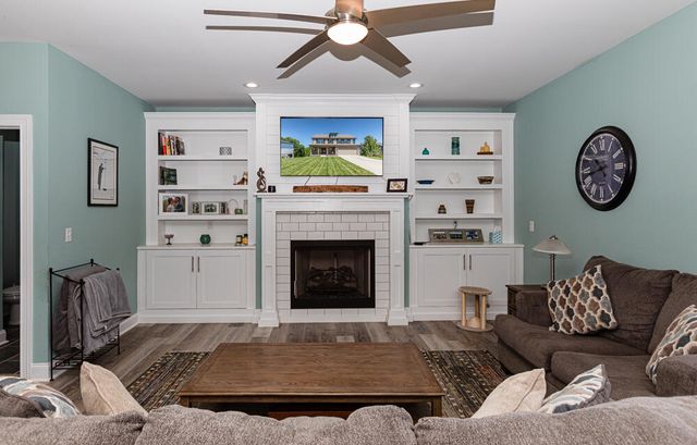 198 Lakeshore Circle, Georgetown, KY 40324