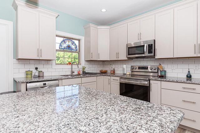 198 Lakeshore Circle, Georgetown, KY 40324
