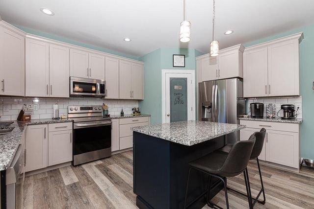 198 Lakeshore Circle, Georgetown, KY 40324