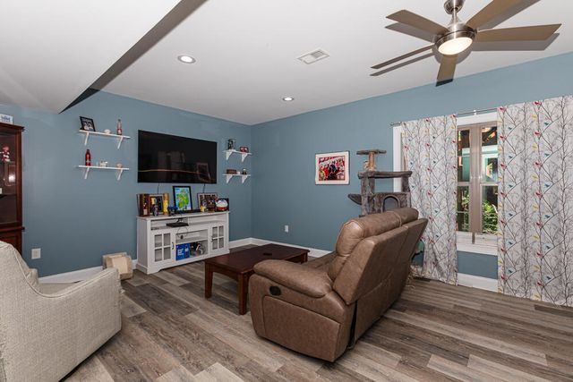 198 Lakeshore Circle, Georgetown, KY 40324