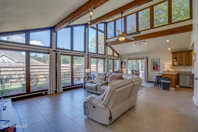 1017 Lincoln Drive, Bay Saint Louis, MS 39520