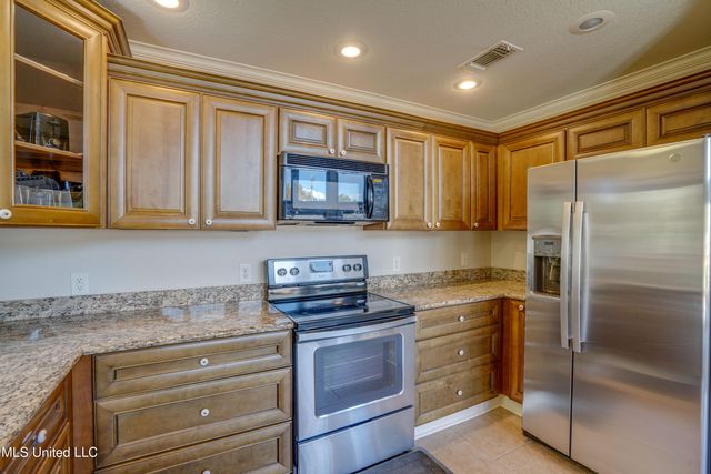 1017 Lincoln Drive, Bay Saint Louis, MS 39520