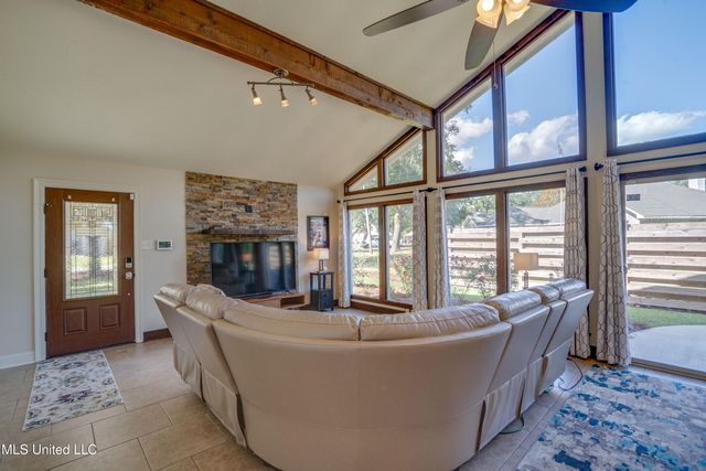 1017 Lincoln Drive, Bay Saint Louis, MS 39520