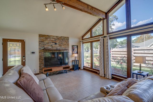 1017 Lincoln Drive, Bay Saint Louis, MS 39520