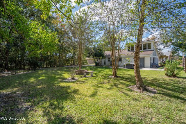 1017 Lincoln Drive, Bay Saint Louis, MS 39520