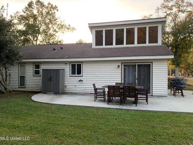 1017 Lincoln Drive, Bay Saint Louis, MS 39520