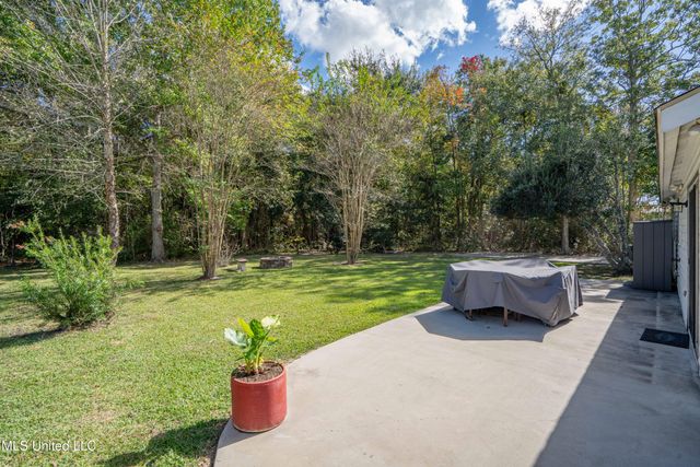 1017 Lincoln Drive, Bay Saint Louis, MS 39520