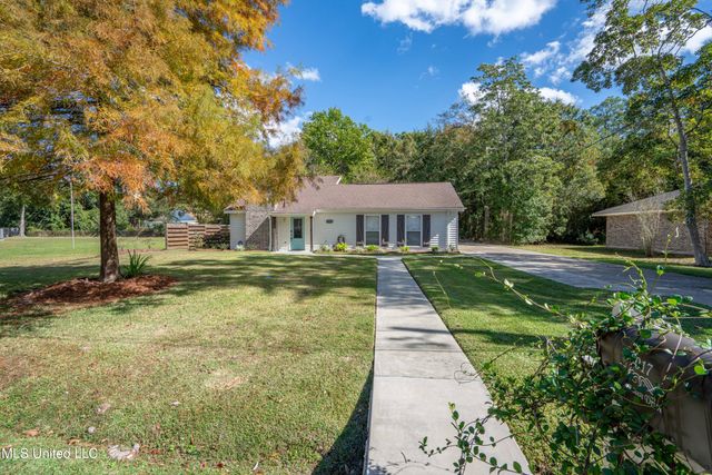1017 Lincoln Drive, Bay Saint Louis, MS 39520