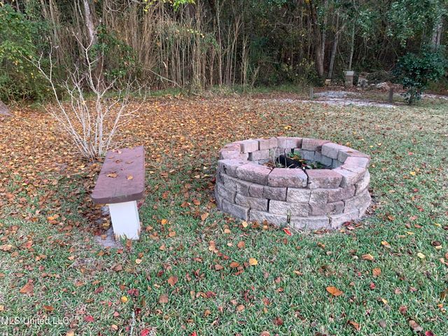 1017 Lincoln Drive, Bay Saint Louis, MS 39520