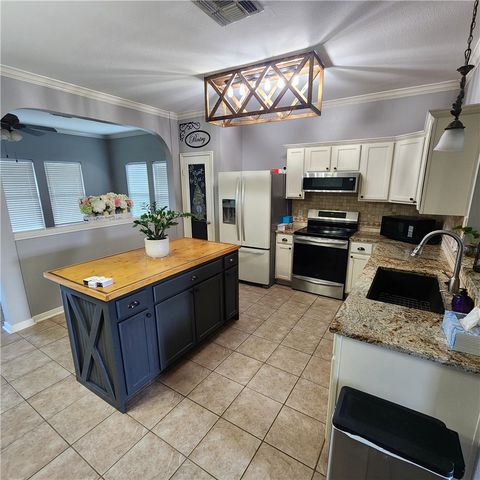 3009 Las Brisas St, Corpus Christi, TX 78414