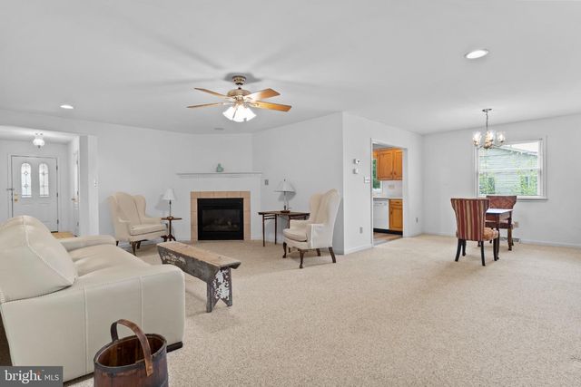 317 WOODVALE DR, Chambersburg, PA 17201