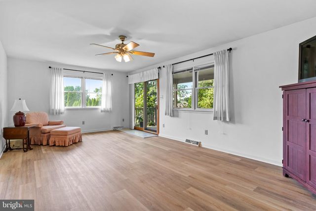 317 WOODVALE DR, Chambersburg, PA 17201