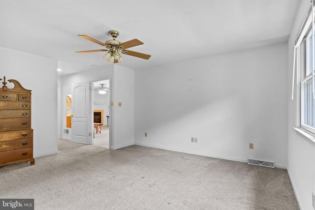 317 WOODVALE DR, Chambersburg, PA 17201