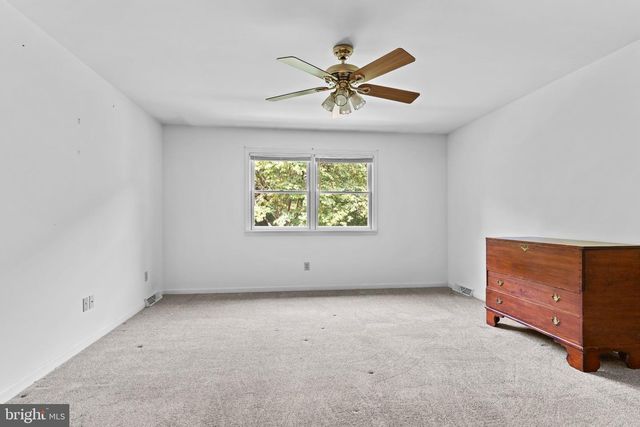 317 WOODVALE DR, Chambersburg, PA 17201