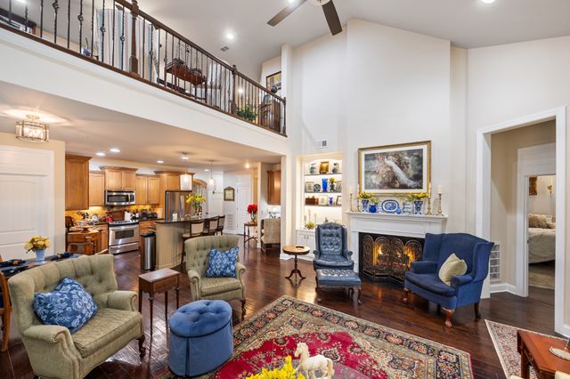 107 Village Cir, Lebanon, TN 37087