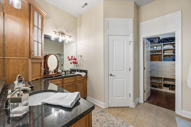 107 Village Cir, Lebanon, TN 37087