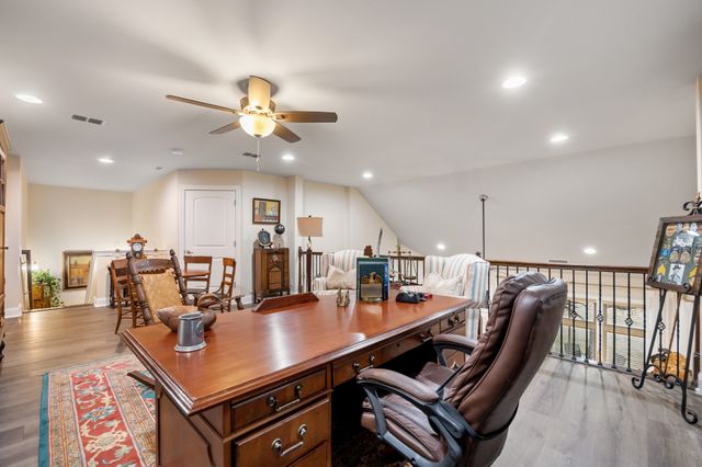 107 Village Cir, Lebanon, TN 37087