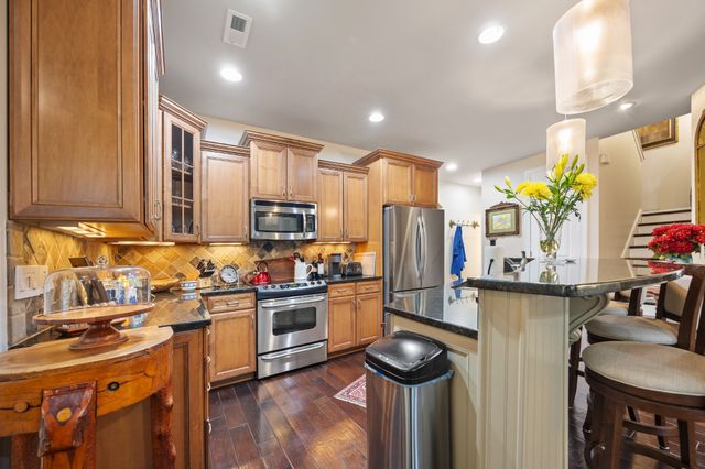 107 Village Cir, Lebanon, TN 37087