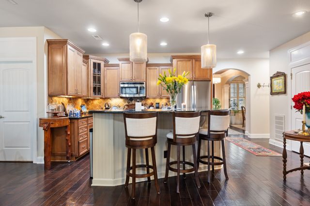 107 Village Cir, Lebanon, TN 37087