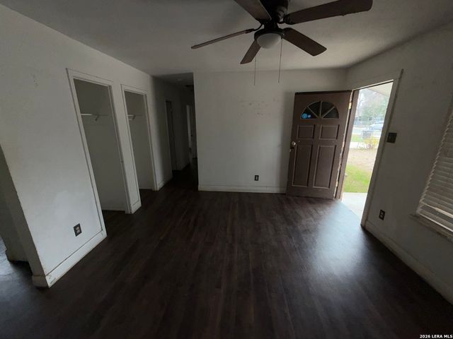 5323 El Paso, San Antonio, TX 78237
