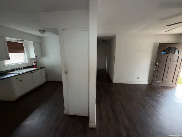 5323 El Paso, San Antonio, TX 78237