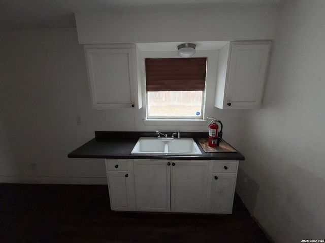 5323 El Paso, San Antonio, TX 78237