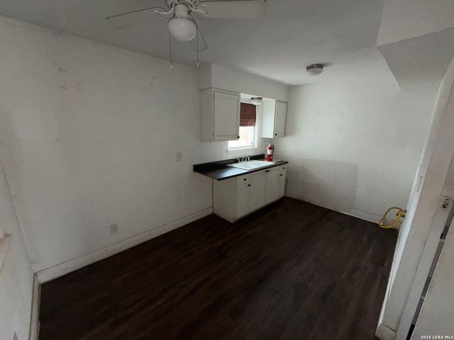 5323 El Paso, San Antonio, TX 78237