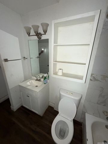 5323 El Paso, San Antonio, TX 78237