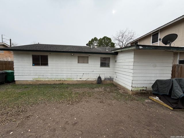5323 El Paso, San Antonio, TX 78237