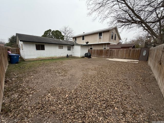 5323 El Paso, San Antonio, TX 78237