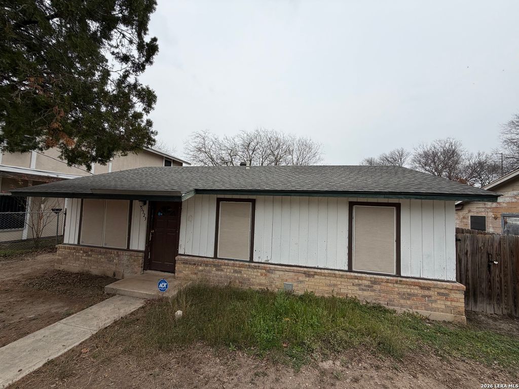 5323 El Paso, San Antonio, TX 78237