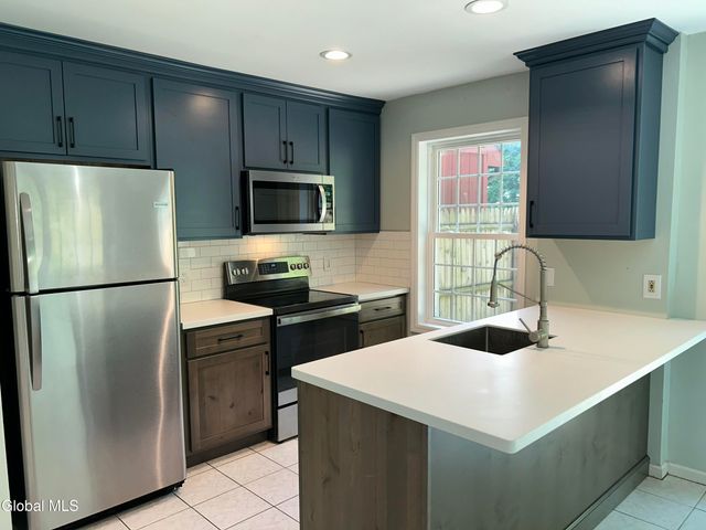 1 Southwest Way, Colonie, NY 12205