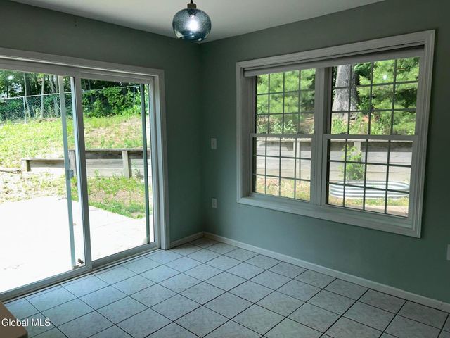1 Southwest Way, Colonie, NY 12205