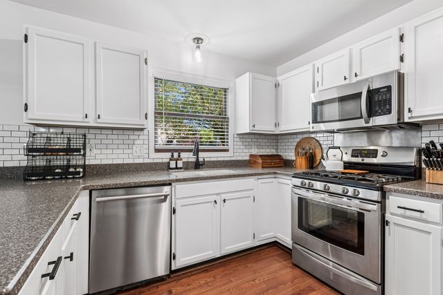 1611 Beels Court, Batavia, IL 60510