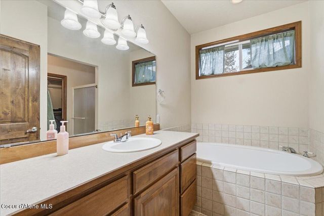 1224 W Bentwood LOOP, Coeur D'alene, ID 83815