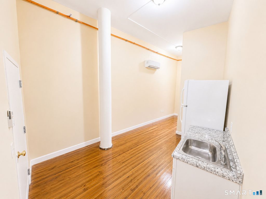 105 Bank Street 1F, Waterbury, CT 06701